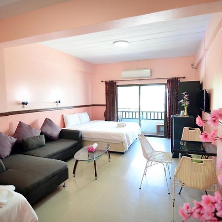 The Famous House - Jomtien Hotel Ngoại thất bức ảnh