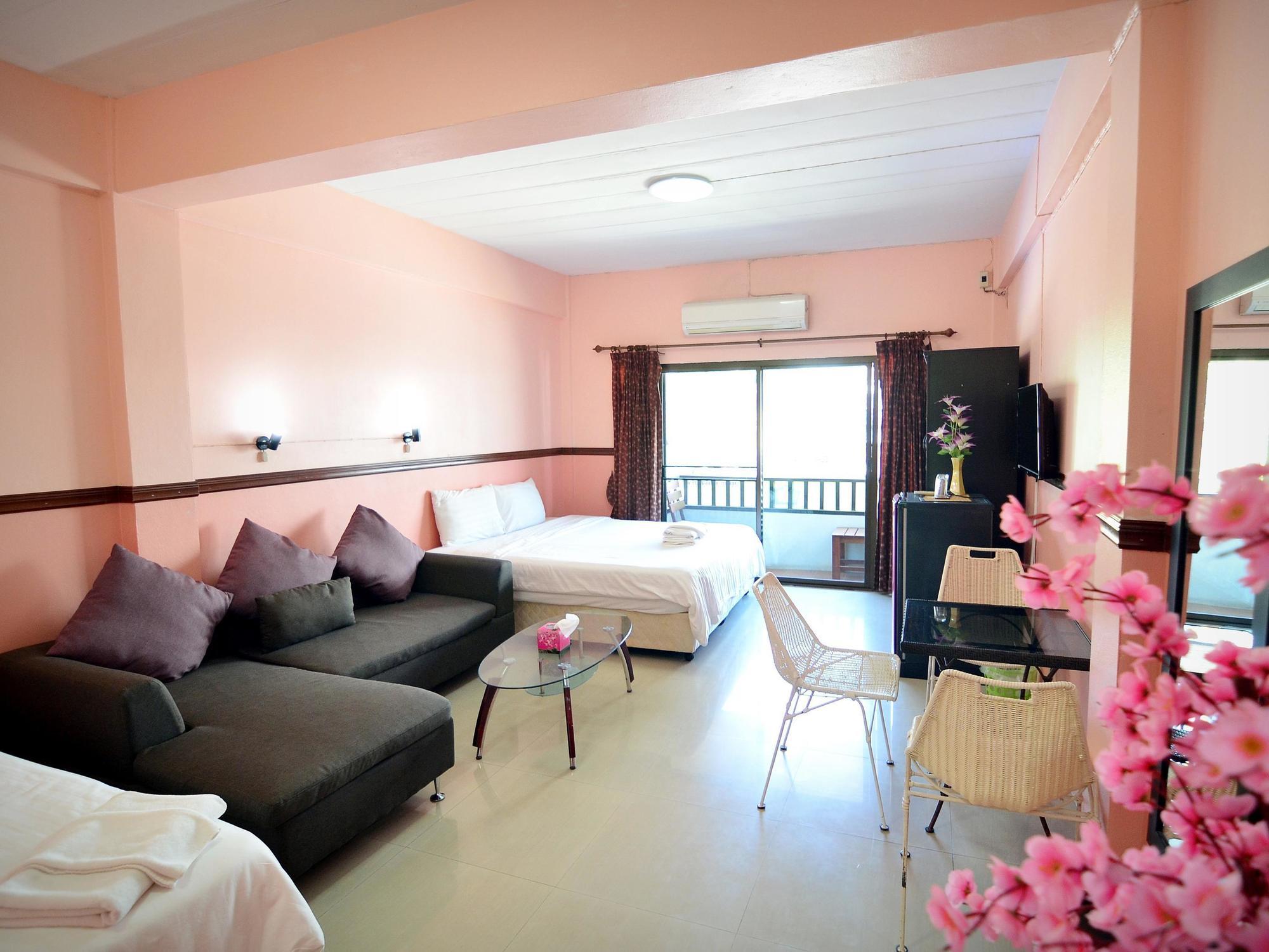 The Famous House - Jomtien Hotel Ngoại thất bức ảnh