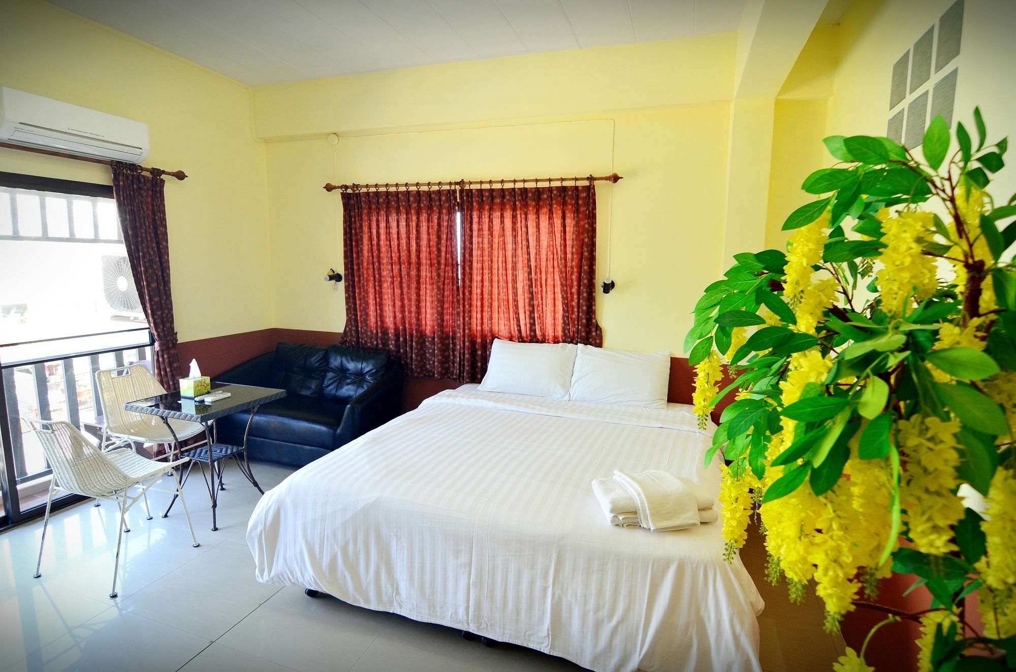 The Famous House - Jomtien Hotel Ngoại thất bức ảnh