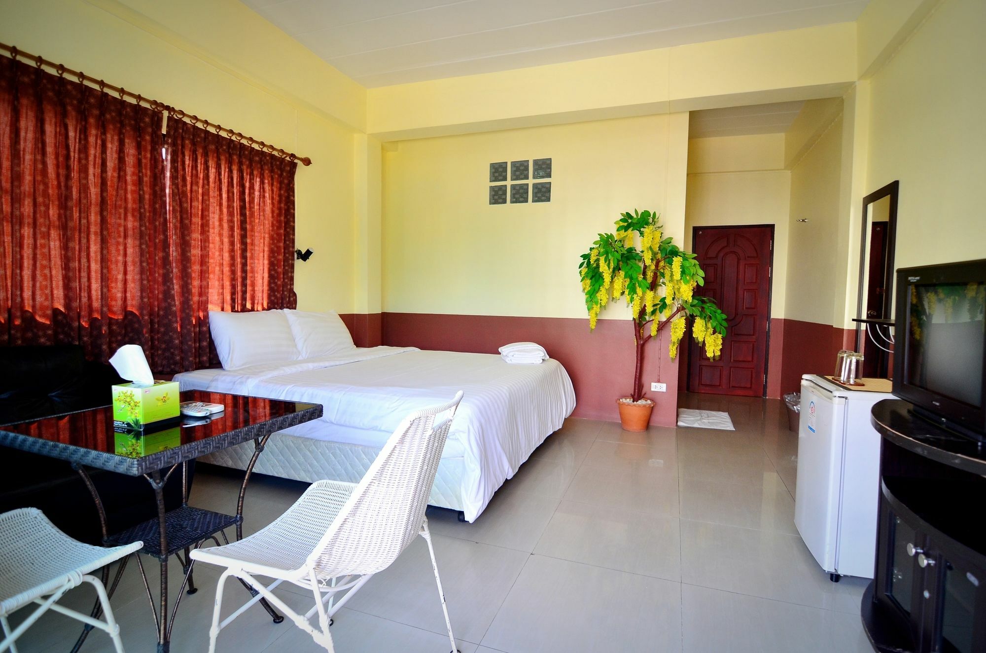 The Famous House - Jomtien Hotel Ngoại thất bức ảnh