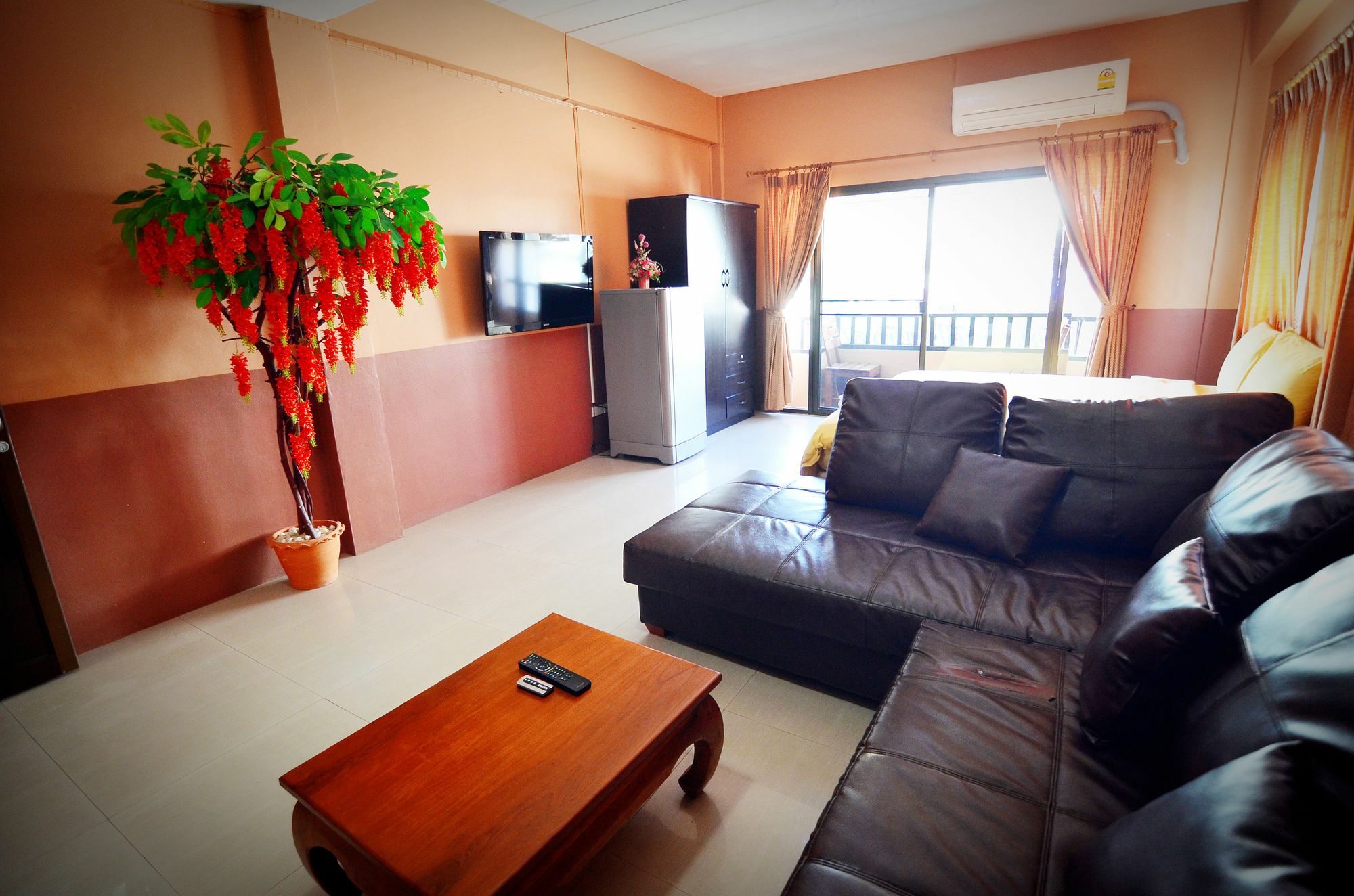 The Famous House - Jomtien Hotel Ngoại thất bức ảnh