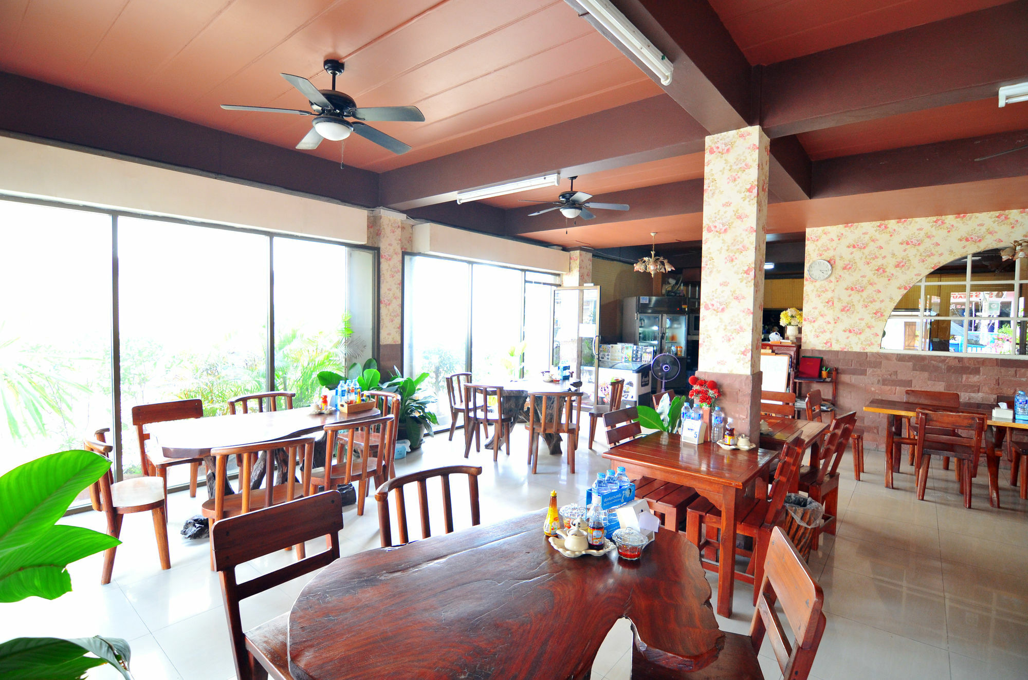 The Famous House - Jomtien Hotel Ngoại thất bức ảnh
